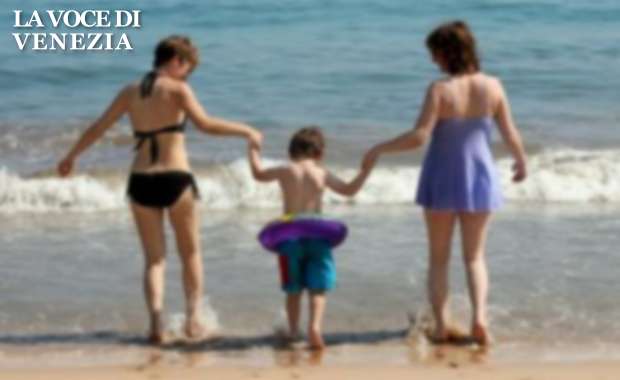 Bimbo nato con fecondazione eterologa Ok dalla Cassazione aa due mamme italiane Bimbo nato con fecondazione eterologa Ok dalla Cassazione aa due mamme italiane