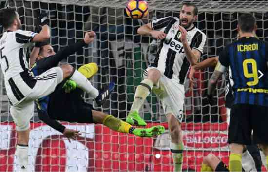 Juventus-Inter, giudice sportivo: 2 giornate a Perisic e Icardi