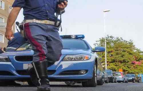 Marghera: bar senza permessi, partite di calcio, feste e marijuana ... Polizia di stato marghera