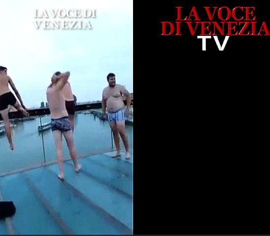 Tuffo dal ponte Calatrava Mega-multa, ma il video è virale Tuffo dal ponte Calatrava Mega-multa, ma il video è virale