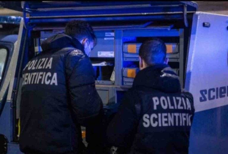 Uomo accoltellato a morte a Padova: 48enne trovato in strada, indagini per omicidio