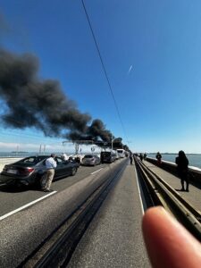 Autobus prende fuoco sul Ponte della Libertà a Venezia