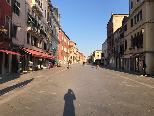 via garibaldi castello vuota ai tempi del coronavirus