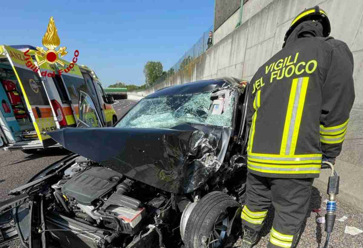 Incidente in autostrada A4 tra auto e furgone: un ferito e traffico ...
