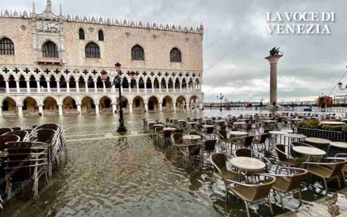 Acqua alta al 'Todaro, Venezia