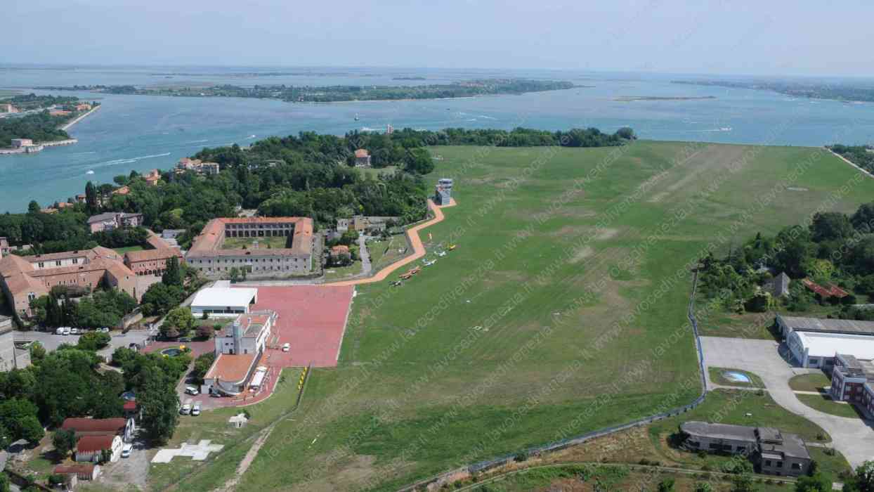 Aeroporto Nicelli, Lido di Venezia, la pista di atterraggio