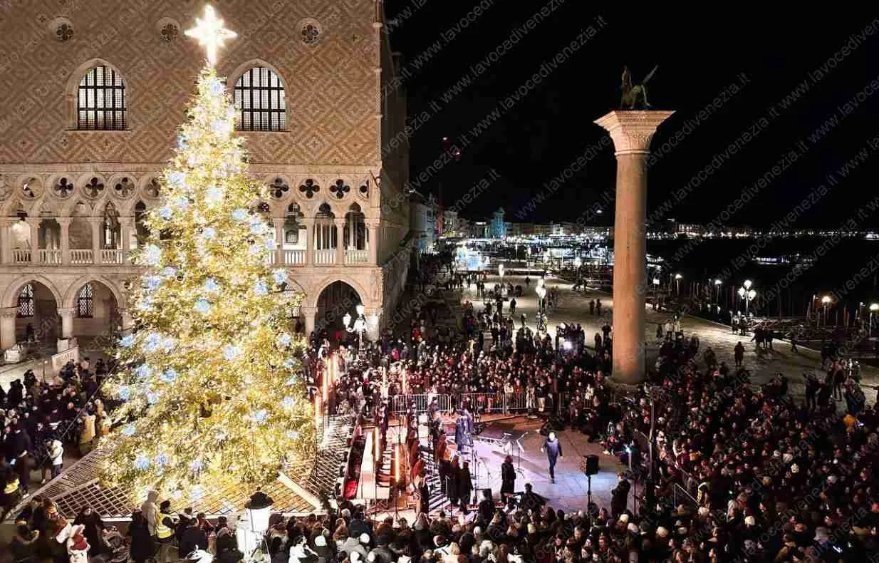 Albero Di Ciliegio Artificiale In Fiore – Grande Albero Di Seta Per Interni Ed Esterni