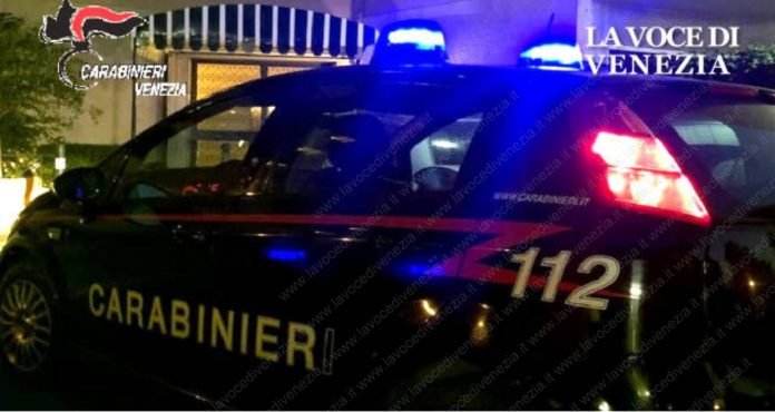 Auto carabinieri corre nella notte, un'altra vittima di femminicidio