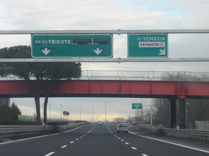 Autostrada A4, la terza corsia aprirà prima del previsto