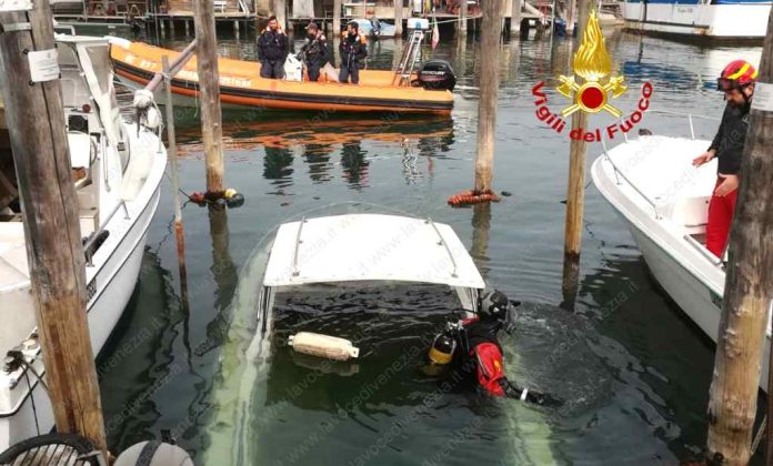 Cabinato affondato a Chioggia
