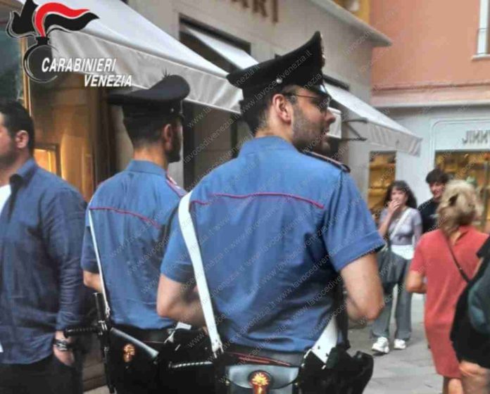 Carabinieri in Frezzeria, San marco, Venezia