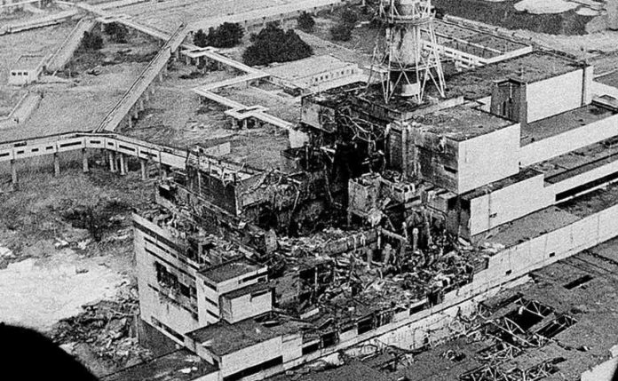 https://commons.wikimedia.org/wiki/File:Chernobyl_exploded_4th_reactor_1986.jpg