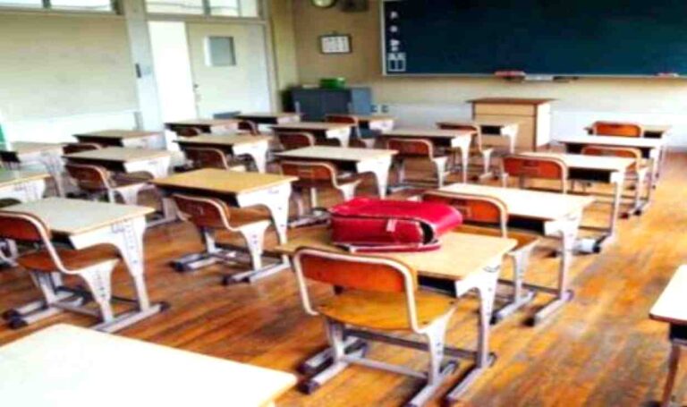 Classe vuola, l'aula senza studenti ne' maestre