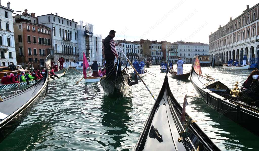 Corteo acqueo a Venezia