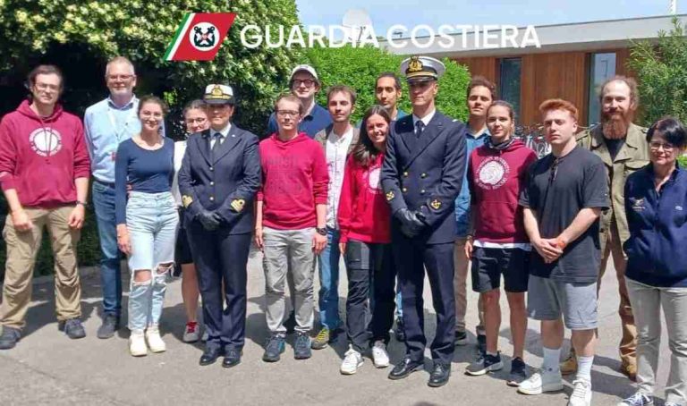 Jesolo, la Guardia Costiera incontra gli studenti: “Mare patrimonio da proteggere”