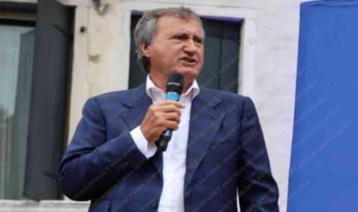 Il sindaco di Venezia, Luigi Brugnaro Tassa di Imbarco sui voli aerei bocciata, consigliato aumento dell'Irpef