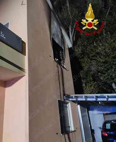 La camera che ha preso fuoco questa notte