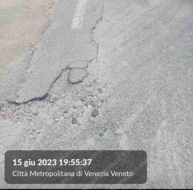strada dissestata a Lido