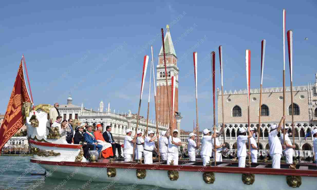 L'alzaremi alla festa della Sensa