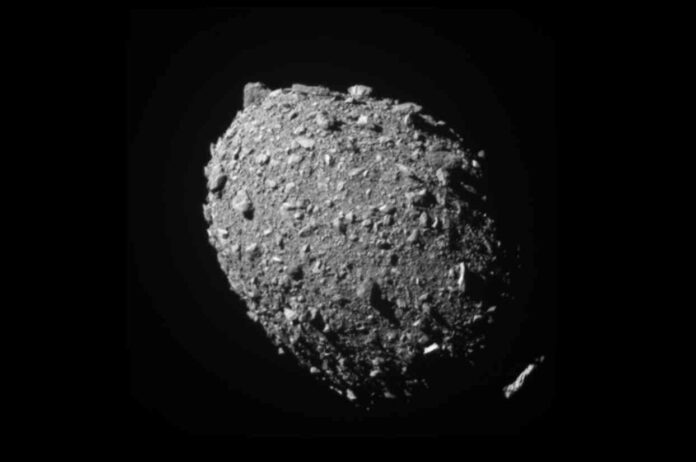 L'asteroide Dimorphos, colpito questa notte all'interno del programma 'Sistema di Difesa Planetario'