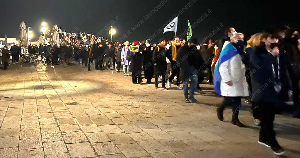 Manifestazione contro la guerra a Venezia il 02-03-22
