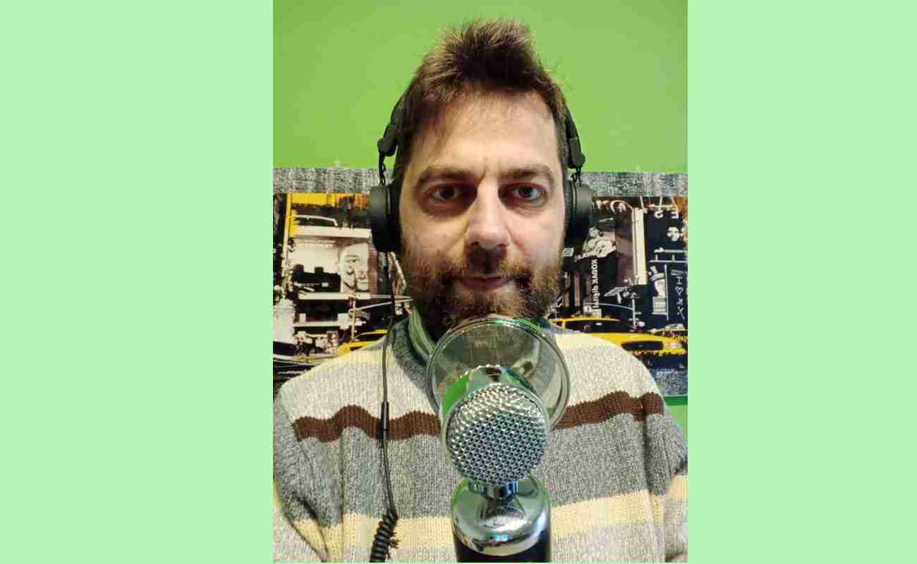 Mattia Cagalli intervista un ospite in ogni puntata del suo 'Mondo Creativo'