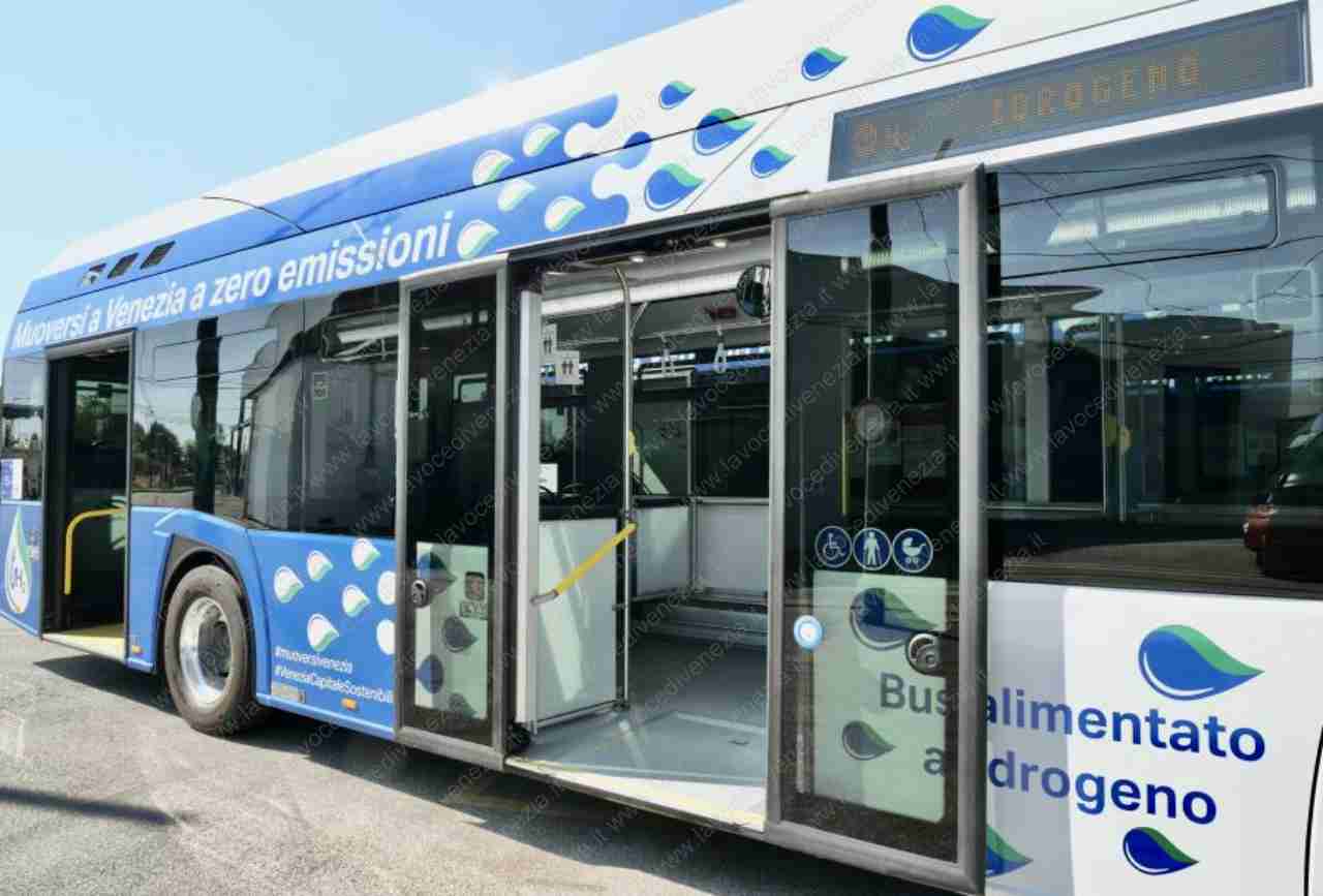 Nuovi autobus a idrogeno