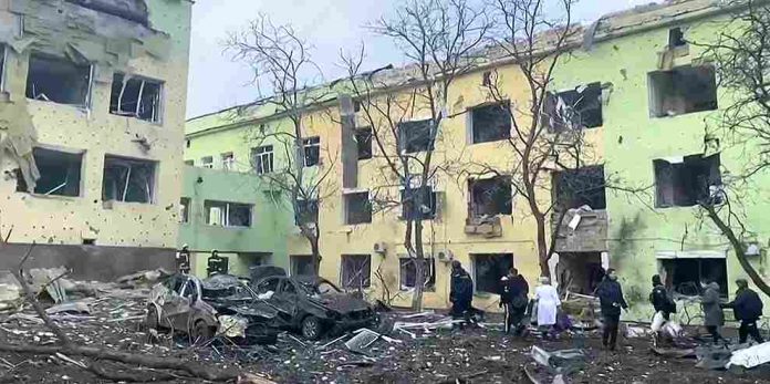 Ospedale bombardato in Ucraina