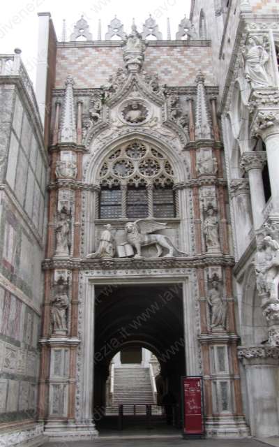 Palazzo Ducale, la Porta della Carta. Foto di Manuela Moschin