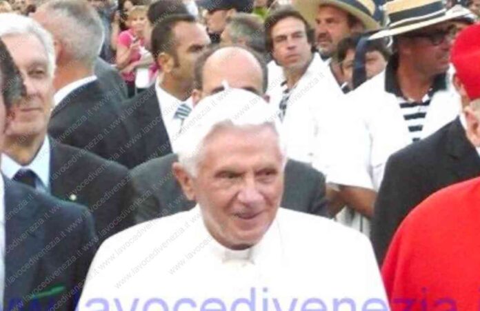 Papa Benedetto XVI a Venezia, nel 2011 (Piazza San Marco)