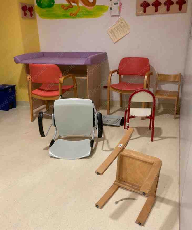 aggressione danni reparto Pediatria ospedale dell'Angelo Mestre sedie seggioline
