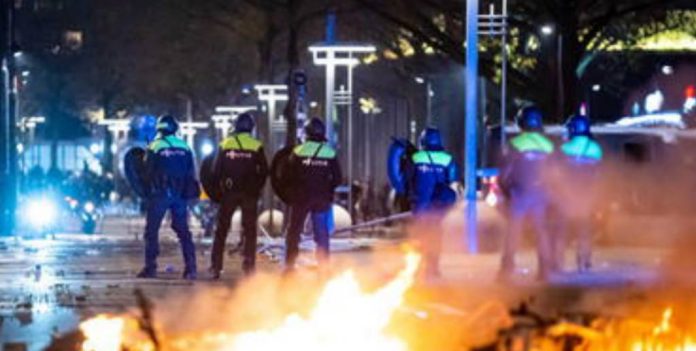 Police Olanda scontri
