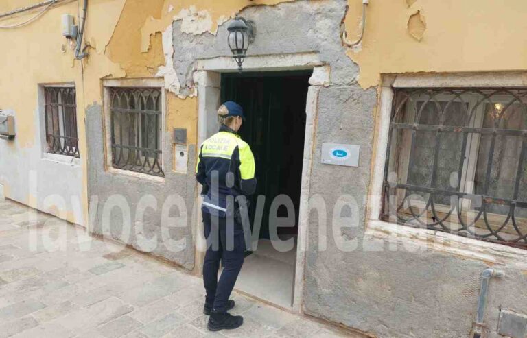 Venezia: Polizia Locale scopre attività turistica abusiva vicino a tre strutture già sospese della stessa società