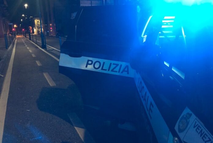 Polizia locale Venezia sera