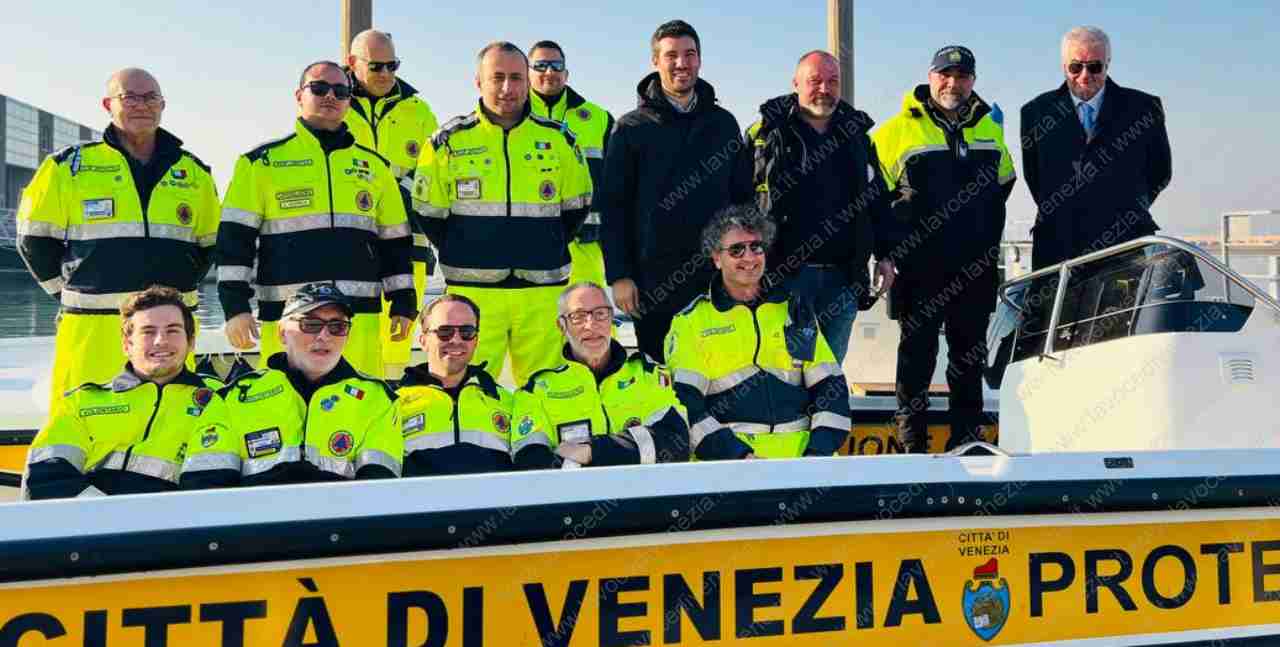 Protezione Civile di Venezia, al centro Andrea Tomaello, a destra Marco Agostini