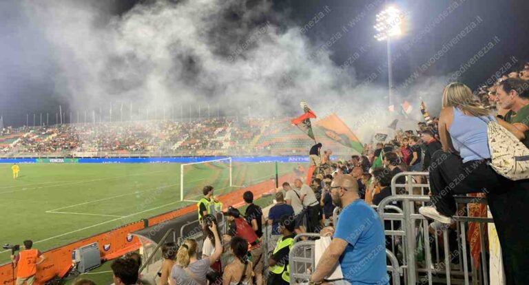 Venezia batte il Palermo, è a un passo dalla Serie A