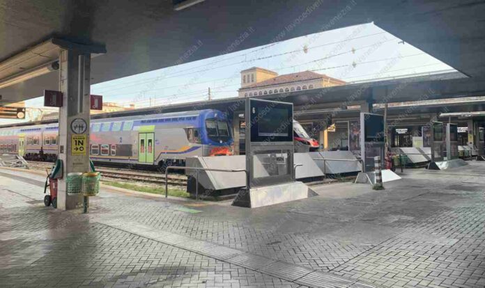 Stazione di Venezia santa Lucia, treni fermi per lo sciopero