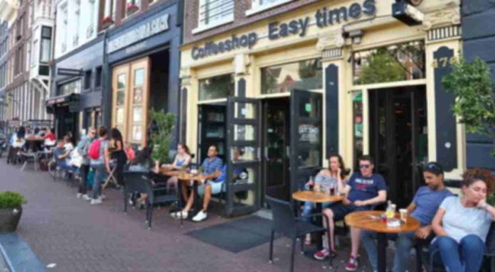 Un coffeeshop di Amsterdam