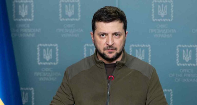 Volodymyr Zelens'kyj in conferenza stampa