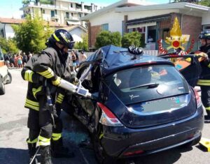 Incidente jesolo via gorizia auto 