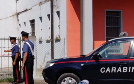 cancello capannone carabinieri entrano net 52