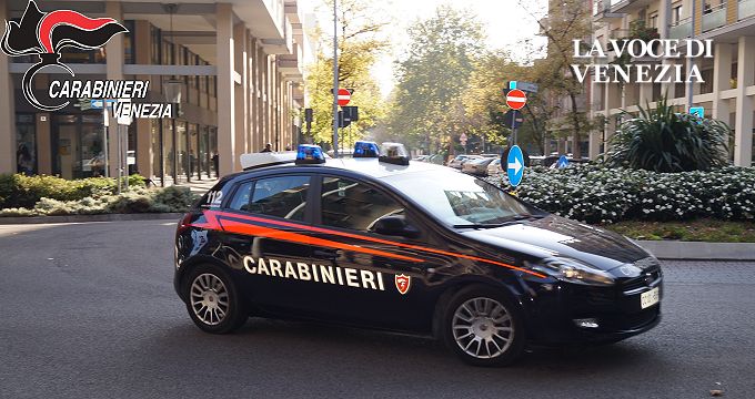 carabinieri mestre auto giorno uip 680 Mestre: carabinieri fermano topo d'appartamenti prima che entri in azione