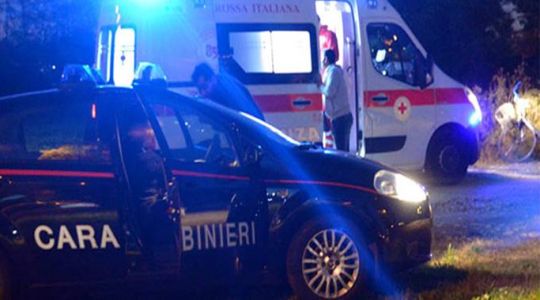 carabinieri mirano auto notte ambulanza bicicletta up 540
