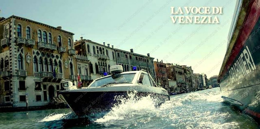 carabinieri motoscafo venezia sfreccia ns 1240light
