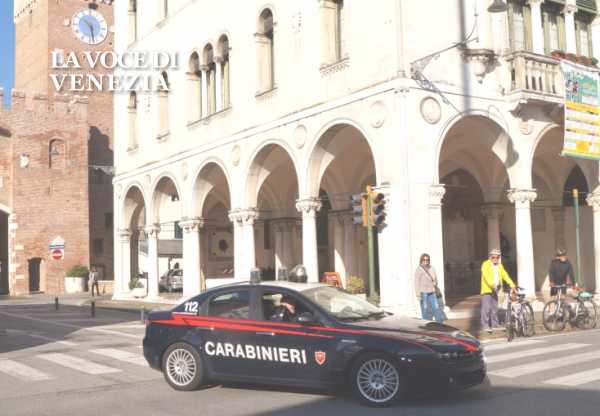 Noale, Porsche non si ferma all'Alt. Arrestato dopo inseguimento