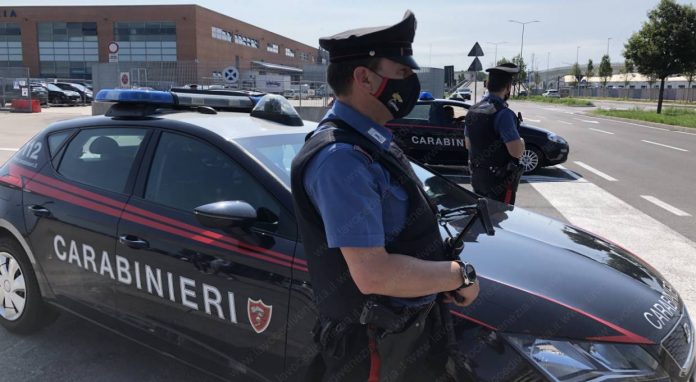 carabinieri venezia controlli tronchetto auto giorno up 1200