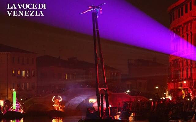 Carnevale di Venezia 2020 al via: una magnifica festa sull'acqua incanta tutti