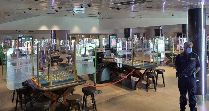 casinò di venezia sala interna chiusa con guardia up 680