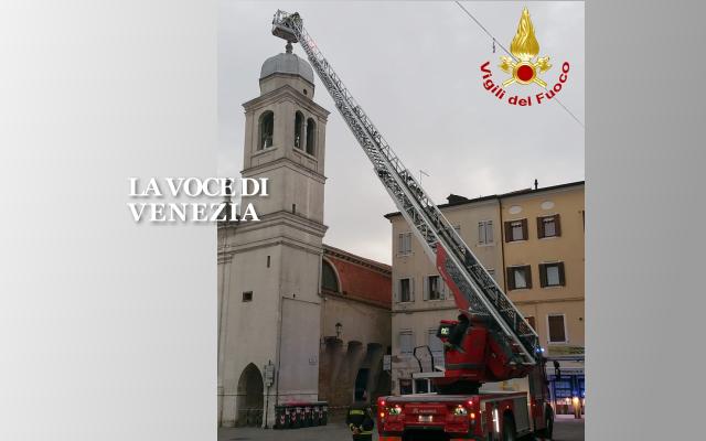 chioggia croce campanile san francesco rischia crollare