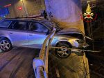 incidente cavalcavia Mestre cofano sfonda il guardrail